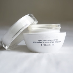 Etre Belle Purewhite Day Cream Antimanchas SPF 50 50ml. - Imagen 1